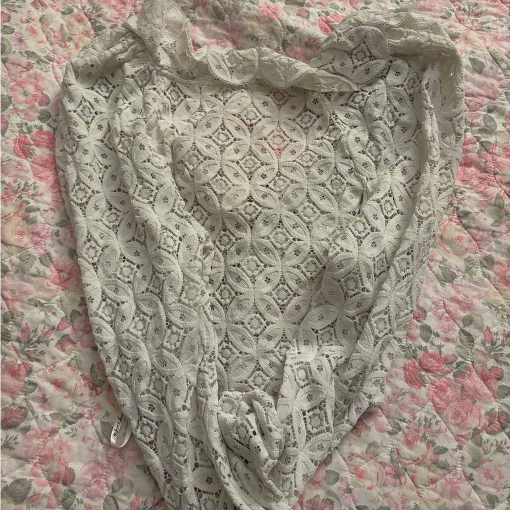 Elegant Lace Scarf in Soft Cream